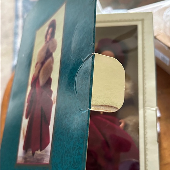 1994 Victoria Elegance Barbie - Picture 8 of 13